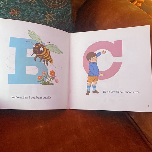 Vintage vinyl Disneyland Acting out the ABC’s storybook read along - Picture 2 of 5